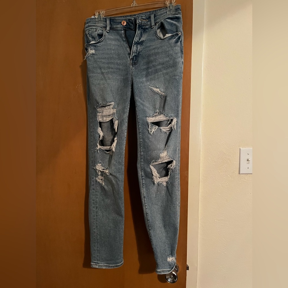 American eagle ripped mom jeans size 2